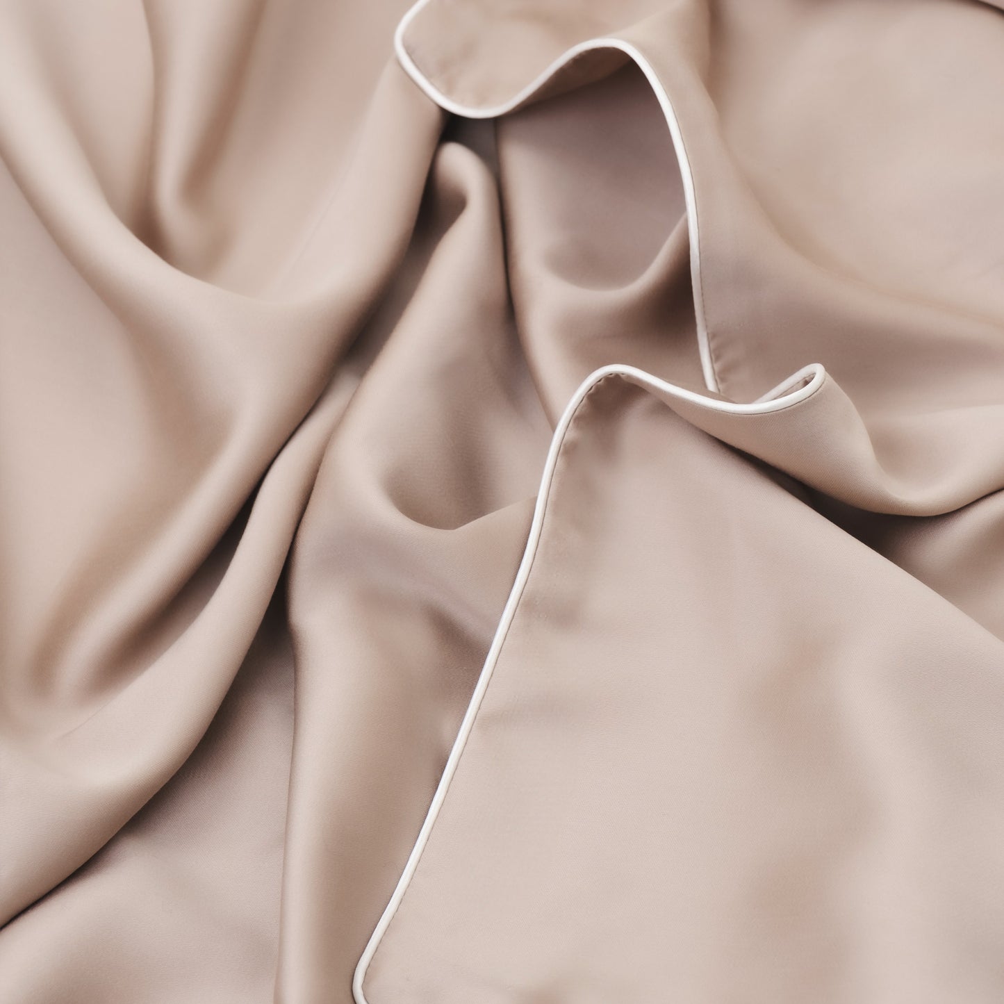 Skin Savior™ Silk Duvet Set